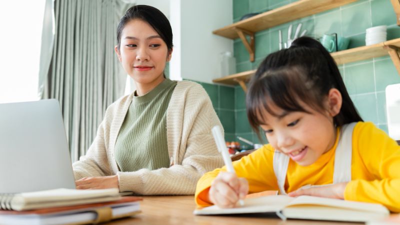 親も一緒に勉強する